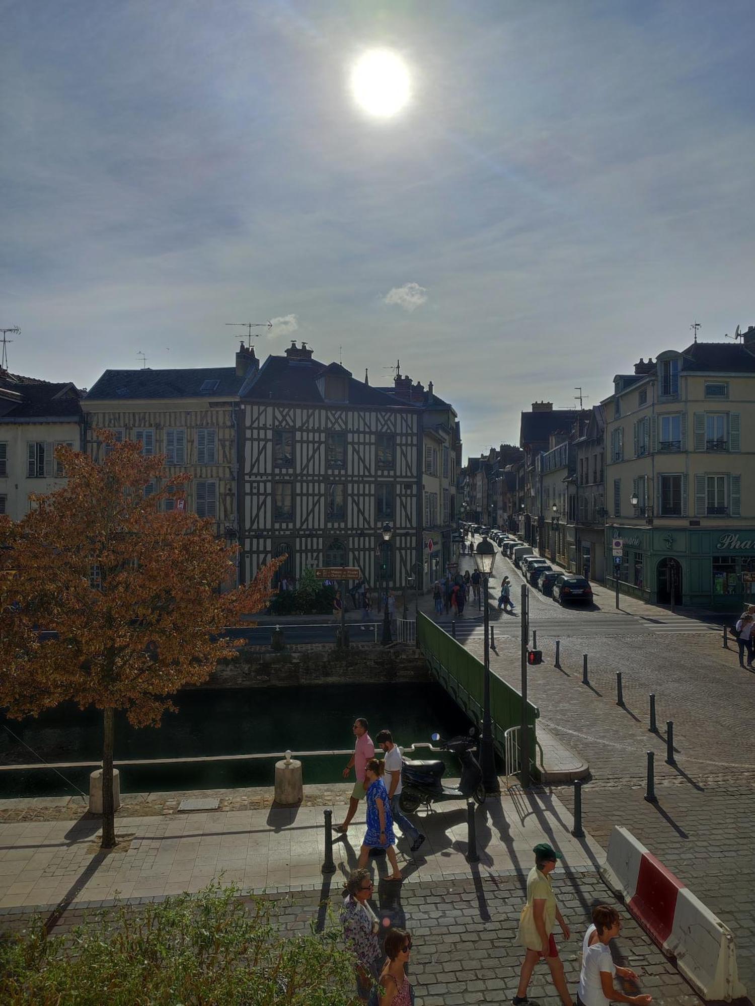 Appartement Cosy Tout Confort Troyes Exterior photo
